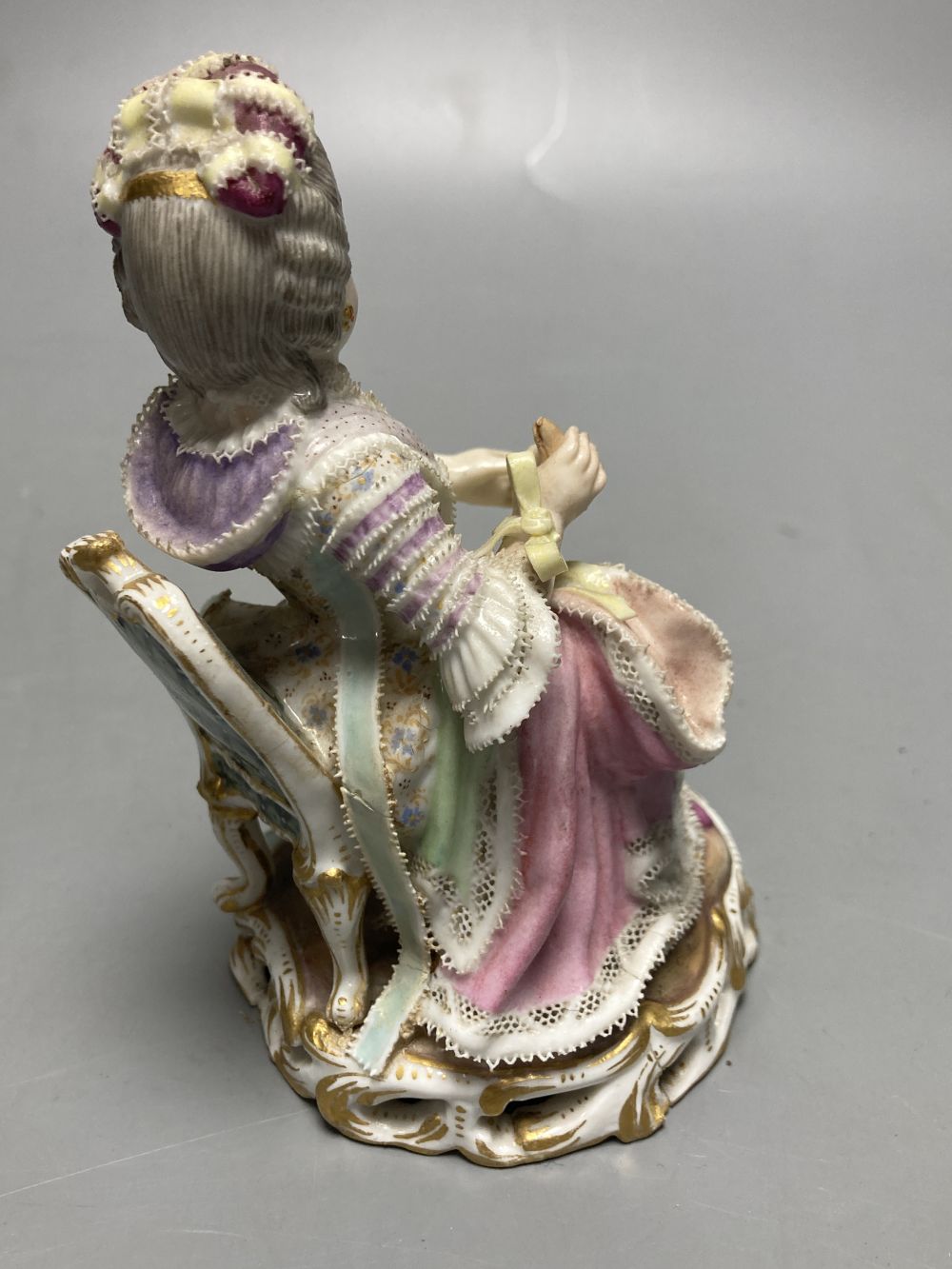 A pair of Meissen figures in 18th century dress, height 13cm